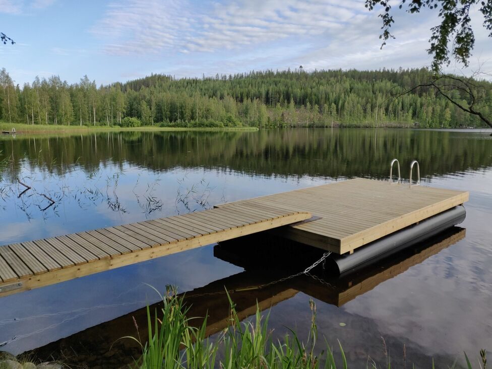 Toimitettu Kaislatar-laituri